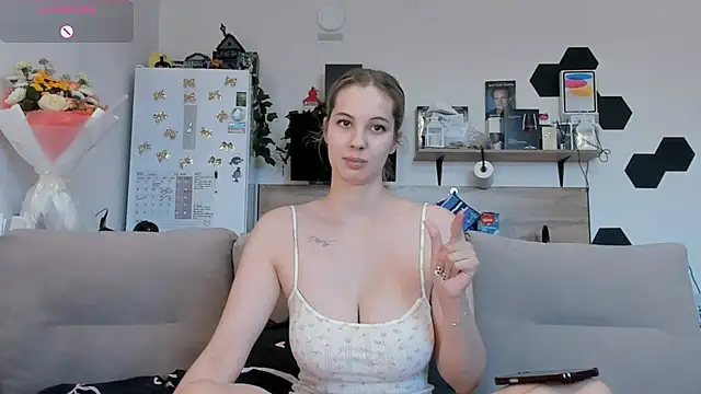 Snapshot of Girl_alone_home chatting on 2, 7, 2026 Girl alone home online show from 2, 7, 2026
