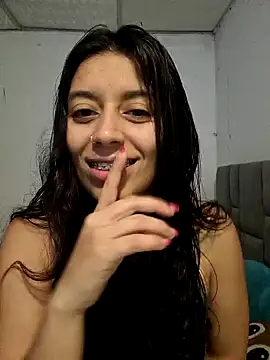 Snapshot of BrittanyDiaz chatting on 1, 2, 2025 BrittanyDiaz online show from 1, 2, 2025