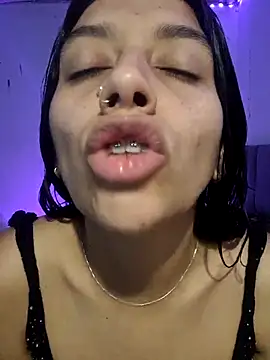 Snapshot of BrittanyDiaz chatting on 19, 2, 2025 BrittanyDiaz online show from 19, 2, 2025