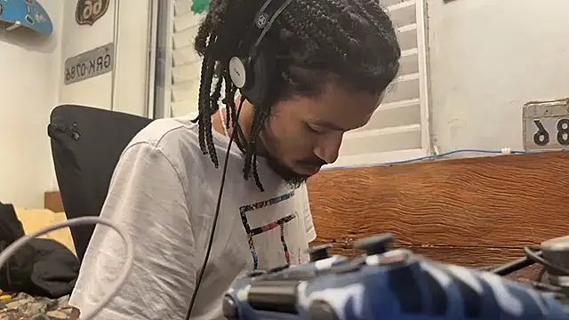 Snapshot of hotcamboy420 chatting on 16, 1, 2025 hotcamboy420 online show from 16, 1, 2025