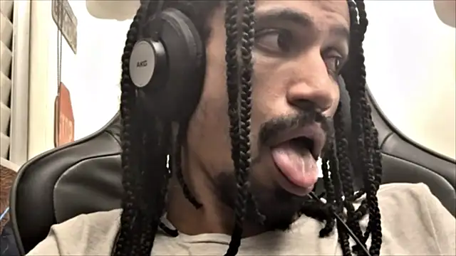 Snapshot of hotcamboy420 chatting on 22, 2, 2025 hotcamboy420 online show from 22, 2, 2025