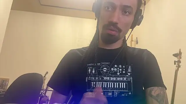 Snapshot of hotcamboy420 chatting on 27, 10, 2025 hotcamboy420 online show from 27, 10, 2025