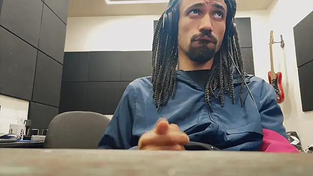 Snapshot of hotcamboy420 chatting on 12, 11, 2025 hotcamboy420 online show from 12, 11, 2025