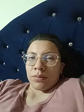 karlamorris  online show from 24, 10, 2025