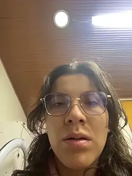 karlamorris  online show from 15, 4, 2026