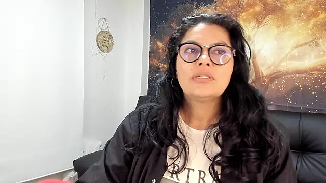 Snapshot of Lust_Mom41 chatting on 3, 12, 2024 Lust Mom41 online show from 3, 12, 2024