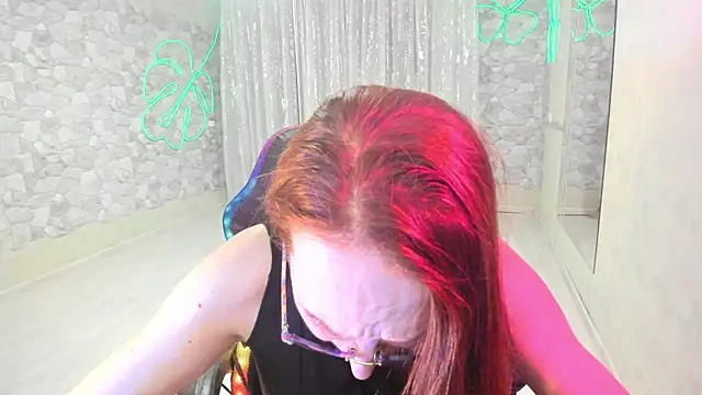 Snapshot of JessicaFamee chatting on 18, 10, 2025 JessicaFamee online show from 18, 10, 2025