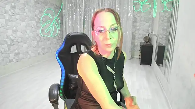 Snapshot of JessicaFamee chatting on 27, 10, 2025 JessicaFamee online show from 27, 10, 2025