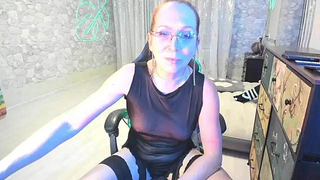 Snapshot of JessicaFamee chatting on 18, 11, 2025 JessicaFamee online show from 18, 11, 2025