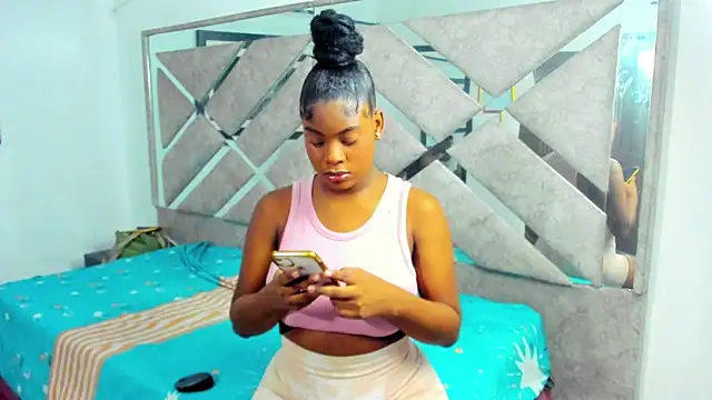 EvaxEmma online show from 1, 11, 2025