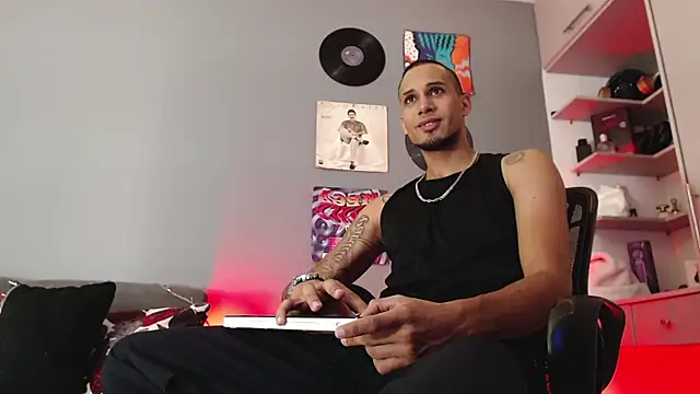 Snapshot of MagnusFrost chatting on 27, 12, 2024 MagnusFrost online show from 27, 12, 2024