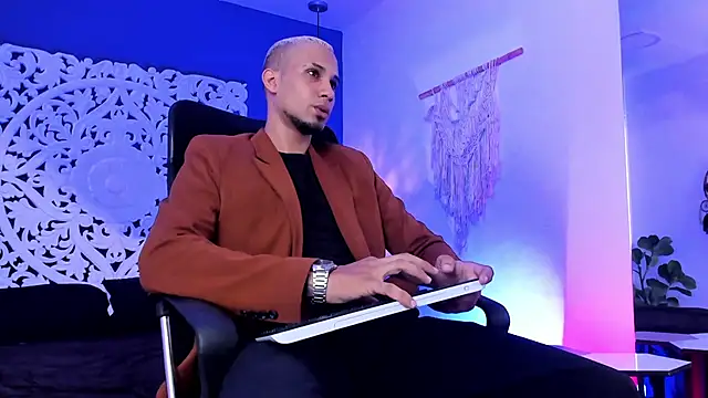 Snapshot of MagnusFrost chatting on 23, 1, 2025 MagnusFrost online show from 23, 1, 2025