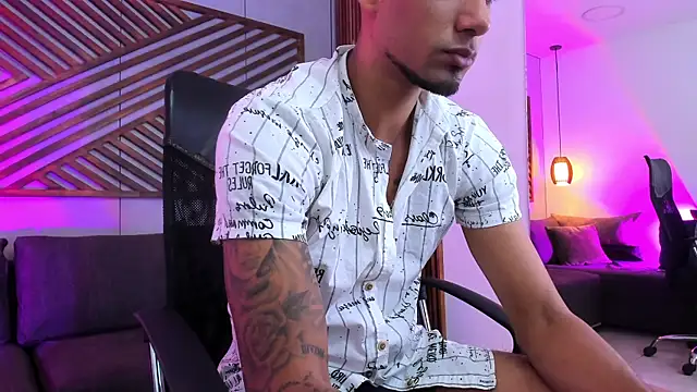 Snapshot of MagnusFrost chatting on 27, 1, 2025 MagnusFrost online show from 27, 1, 2025