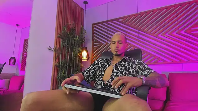 Snapshot of MagnusFrost chatting on 31, 1, 2025 MagnusFrost online show from 31, 1, 2025