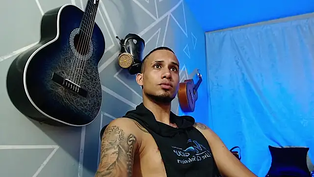 Snapshot of MagnusFrost chatting on 6, 2, 2025 MagnusFrost online show from 6, 2, 2025