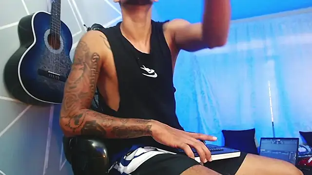 Snapshot of MagnusFrost chatting on 12, 2, 2025 MagnusFrost online show from 12, 2, 2025