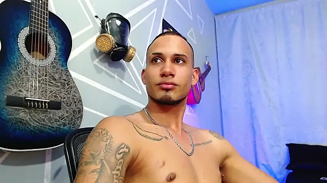 Snapshot of MagnusFrost chatting on 15, 2, 2025 MagnusFrost online show from 15, 2, 2025