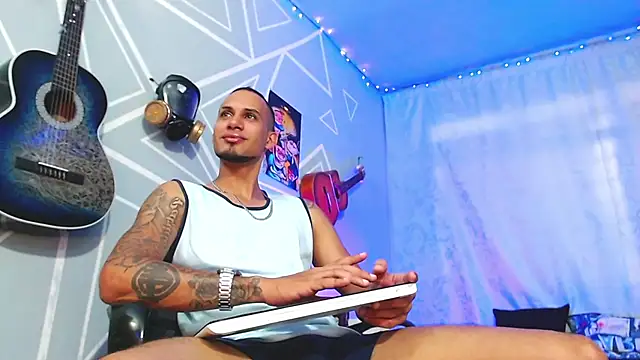 Snapshot of MagnusFrost chatting on 17, 2, 2025 MagnusFrost online show from 17, 2, 2025