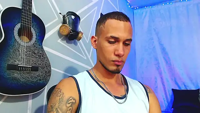 Snapshot of MagnusFrost chatting on 17, 2, 2025 MagnusFrost online show from 17, 2, 2025