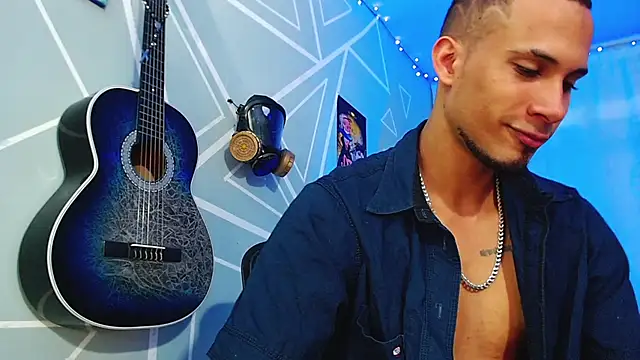 Snapshot of MagnusFrost chatting on 18, 2, 2025 MagnusFrost online show from 18, 2, 2025