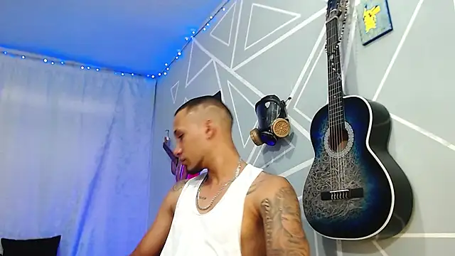 Snapshot of MagnusFrost chatting on 21, 2, 2025 MagnusFrost online show from 21, 2, 2025