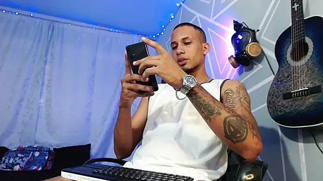 Snapshot of MagnusFrost chatting on 19, 3, 2025 MagnusFrost online show from 19, 3, 2025