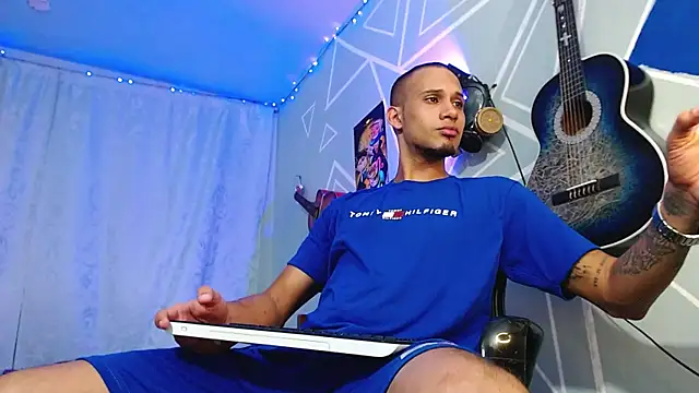 Snapshot of MagnusFrost chatting on 21, 3, 2025 MagnusFrost online show from 21, 3, 2025