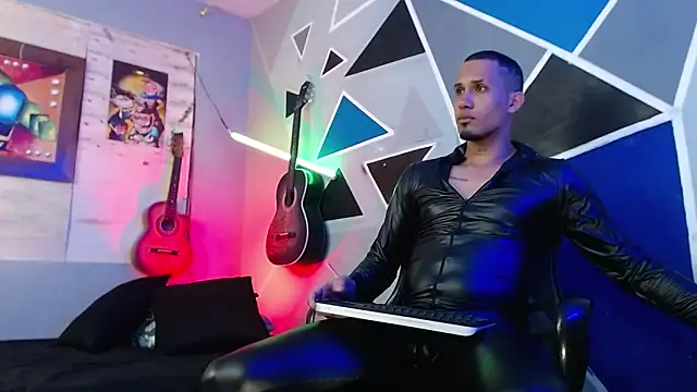 Snapshot of MagnusFrost chatting on 11, 11, 2025 MagnusFrost online show from 11, 11, 2025