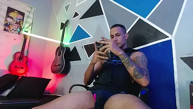 Snapshot of MagnusFrost chatting on 20, 11, 2025 MagnusFrost online show from 20, 11, 2025