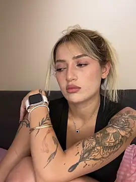 Snapshot of yaprakmericc chatting on 29, 10, 2025 yaprakmericc online show from 29, 10, 2025