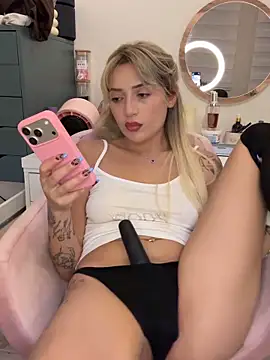 Snapshot of yaprakmericc chatting on 31, 10, 2025 yaprakmericc online show from 31, 10, 2025