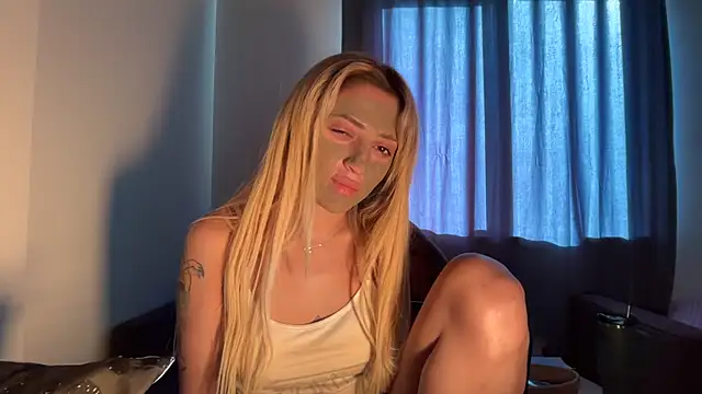 Snapshot of yaprakmericc chatting on 9, 11, 2025 yaprakmericc online show from 9, 11, 2025