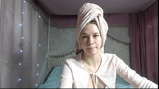 Snapshot of leila_bambi_ chatting on 19, 12, 2025 leila bambi online show from 19, 12, 2025