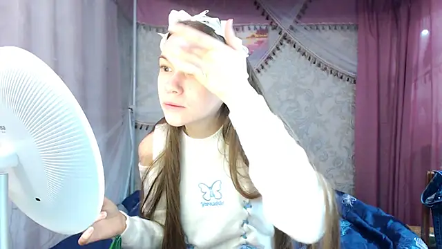 Snapshot of leila_bambi_ chatting on 5, 2, 2026 leila bambi online show from 5, 2, 2026