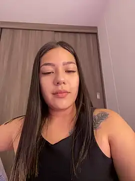 Latina vanessa online show from 25, 1, 2025