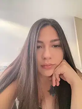 Latina vanessa online show from 19, 2, 2025