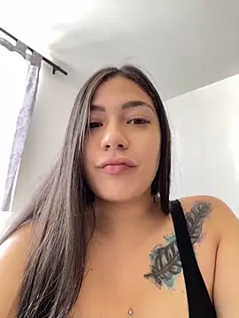 Latina vanessa online show from 16, 3, 2025