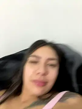 Latina vanessa online show from 29, 9, 2025