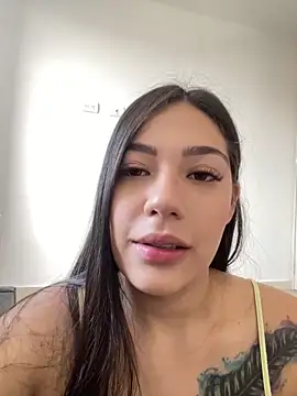 Latina vanessa online show from 9, 10, 2025