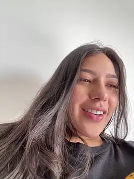 Latina vanessa online show from 13, 12, 2025