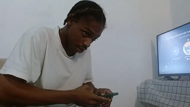 Snapshot of Larry-n-clouds chatting on 18, 2, 2026 Larry-n-clouds online show from 18, 2, 2026