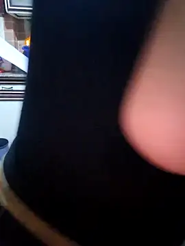 Snapshot of Rozittaa chatting on 4, 7, 2026 Rozittaa online show from 4, 7, 2026