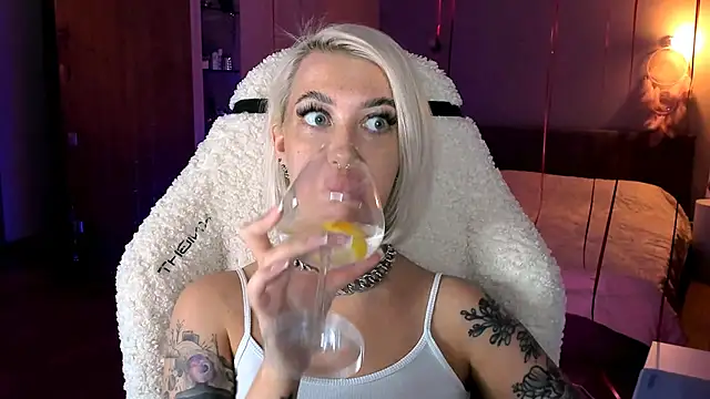 tykioty Miley online show from 1, 3, 2025