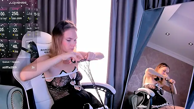 LinaVolberg online show from 14, 11, 2025