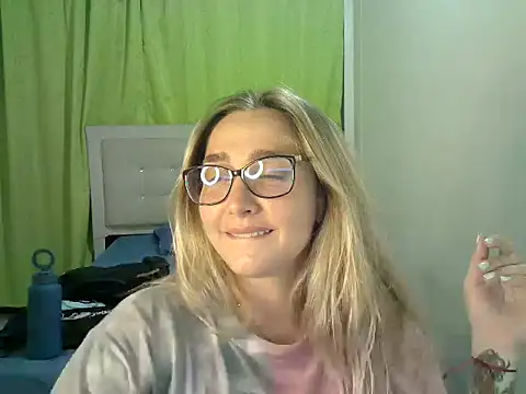 Snapshot of katy_pp chatting on 13, 10, 2025 katy pp online show from 13, 10, 2025