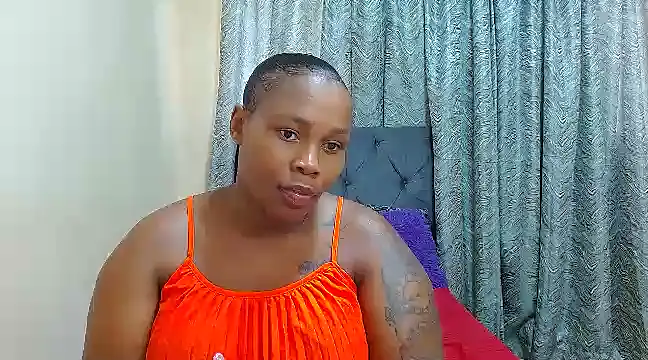 Snapshot of curvycloe1 chatting on 17, 1, 2025 curvycloe1 online show from 17, 1, 2025