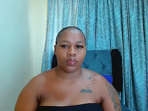 Snapshot of curvycloe1 chatting on 24, 1, 2025 curvycloe1 online show from 24, 1, 2025