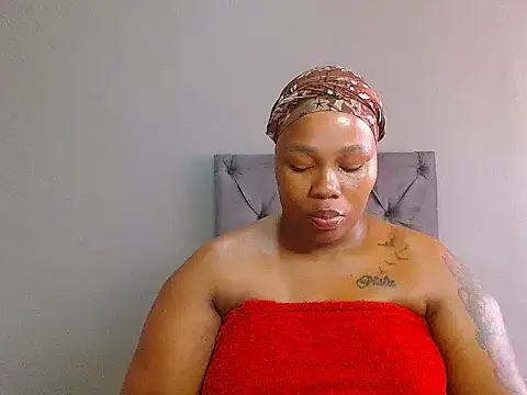 Snapshot of curvycloe1 chatting on 11, 2, 2025 curvycloe1 online show from 11, 2, 2025