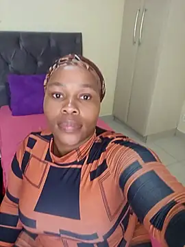 Snapshot of curvycloe1 chatting on 16, 2, 2025 curvycloe1 online show from 16, 2, 2025