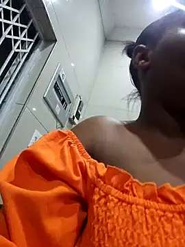 Snapshot of curvycloe1 chatting on 16, 2, 2025 curvycloe1 online show from 16, 2, 2025